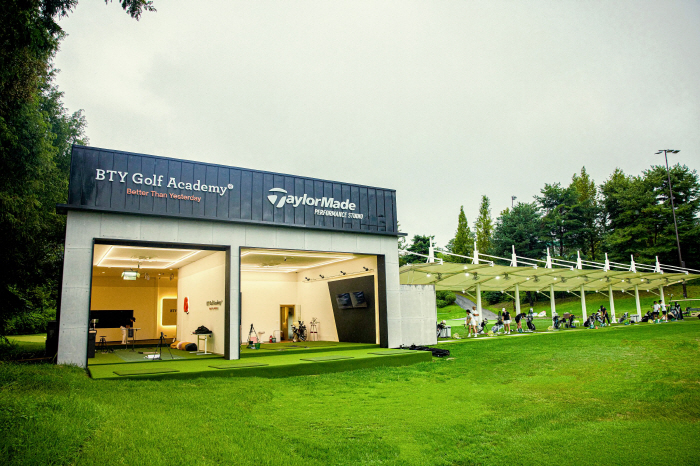  TaylorMade Opens Performance Studio in South Springs CC