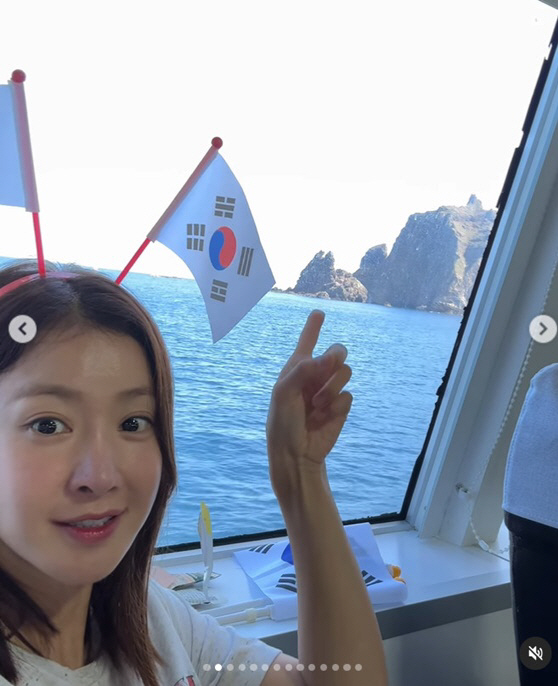 Is it a sin to go to Dokdo..Lee Si-young, Japanese netizens' malicious comment terrorist attack 'Honorrity' 