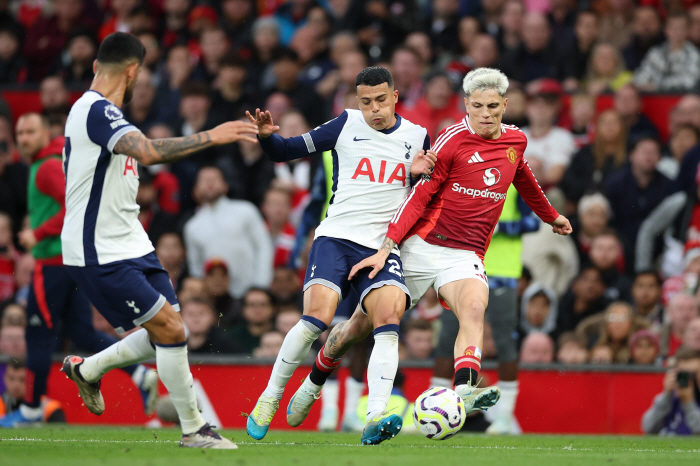 ''It's okay without SON'' Son Heung-min is absent. Tottenham's three-top, Manchester United's defense has been destroyed. a 3-0 complete victory.