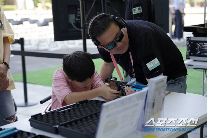 Lawmakers Lim Oh-kyung visited the Gwangmyeong Speedome 'Sports Ethics Center' to spread the value of fair sports