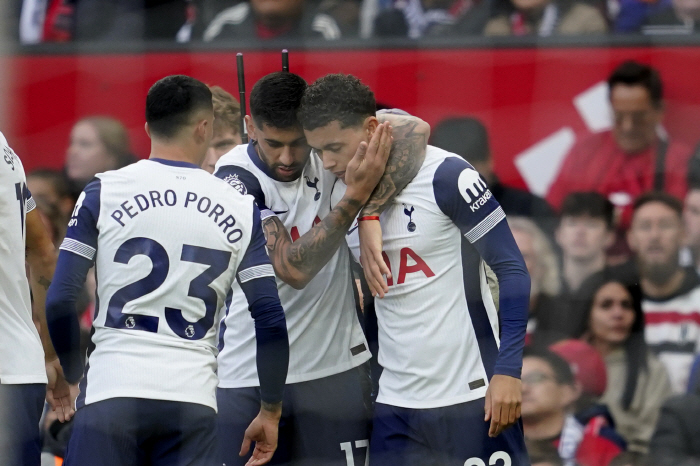 Son Heung-min is absent. Tottenham scored the first goal in 3 minutes! Manchester United's 1-0 away lead ends in the first half