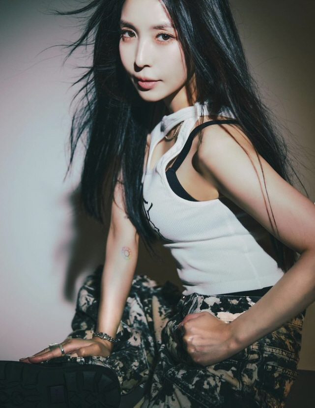 BoA Returns to Social Media, Announces 24th Anniversary Tour