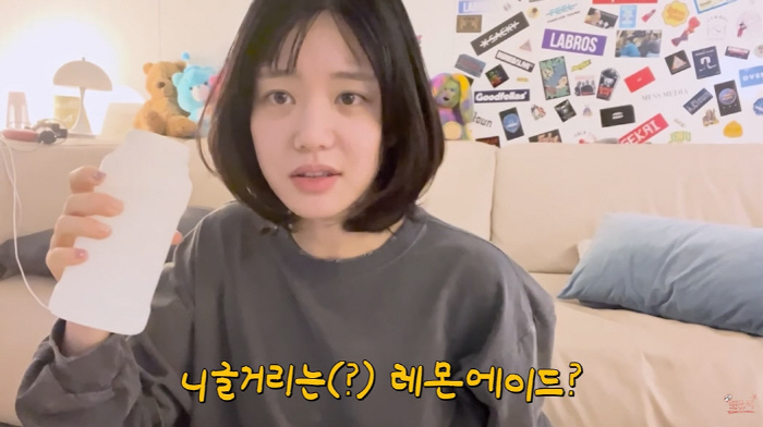 Lee Yu-bi, increasingly haggard in preparation for 'Colonoscopy'...'I'm so tired that I can't even speak' (Again, Yubi) 