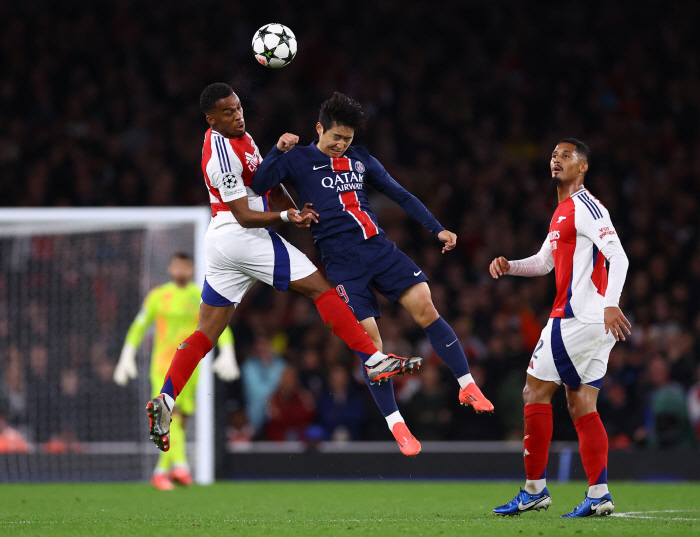 Was the wall high in UCL? 'It's too bad' Lee Kang-in played full-time  no-turn mid-range shots → blocked by an iron wall defense...PSG lose 0-2 to Arsenal