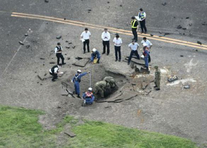 日 Miyazaki Airport's unexploded bomb blast runway is closed