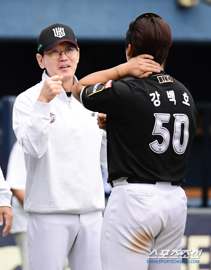 Director Lee Kang-chul, who made the history of the KBO's first upset, The atmosphere has risen because I didn't even think of semi-PO' 