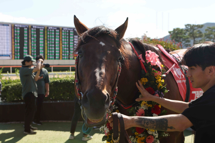  'Goodbye Winnersman', leaving a long lingering image in history