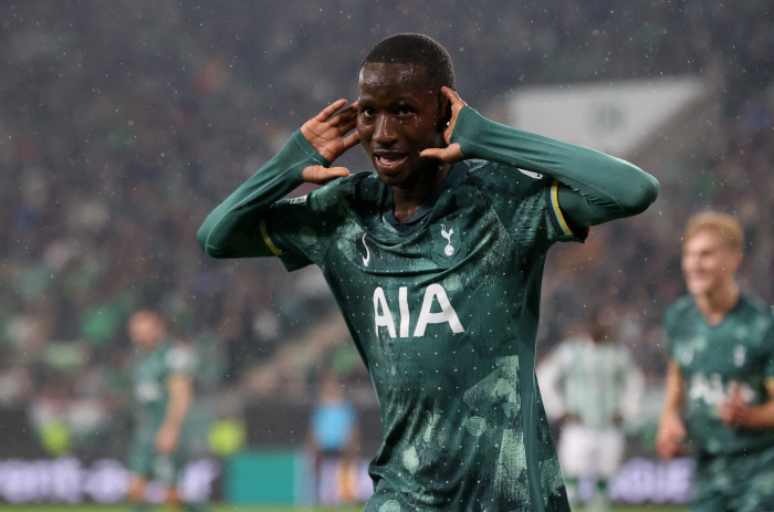 You're good even without the captain, Son Heungmin!→'Johnson scored in five consecutive games'SON successor born in 2007' Tottenham won 2-1 against Ferencvaros...5 consecutive wins in official games