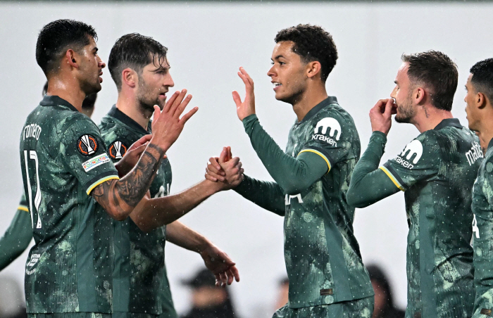 You're good even without the captain, Son Heungmin!→'Johnson scored in five consecutive games'SON successor born in 2007' Tottenham won 2-1 against Ferencvaros...5 consecutive wins in official games