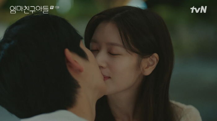 'Marry me' Jung Hae-in in a tuxedo, ♥ propose to Jung So-min and kiss ('Um Chin') 