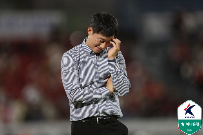 Coach Lee Jung-hyo, who has to play in Yongin, not in ACLE Gwangju, is sorry for the players, I hope they don't fall for it this time around.' 