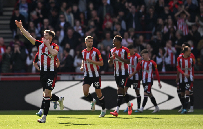 From 'Ace' to 'Worst Player', Hwang Hee-chan played 34 minutes  0 shootings  10 blushers '...Wolverhampton lose 3-5 to Brentford 'No win after opening'