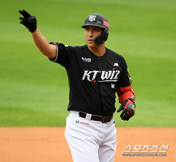 ''Heartache is over' Hwang Jae-gyun, silence is overNo hit in 9 at-bats → A timely hit in first place 