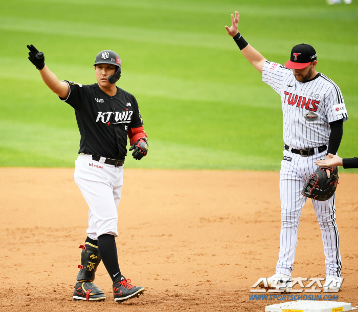 ''Heartache is over' Hwang Jae-gyun, silence is overNo hit in 9 at-bats → A timely hit in first place 