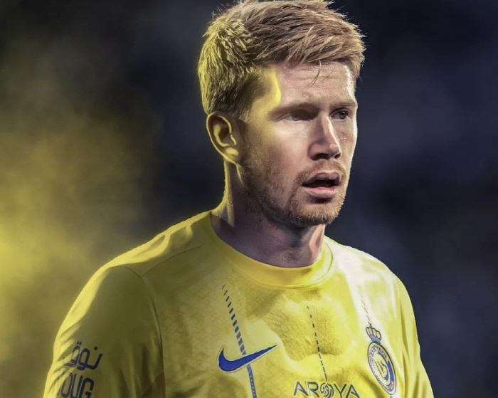 'I'll give you 240 million won every day! Do you want to come to Saudi Arabia?' Man City 'Living Legend'KDB Faces All-Time Temptations...'Ronaldo's own request for recruitment'