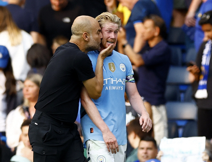 'I'll give you 240 million won every day! Do you want to come to Saudi Arabia?' Man City 'Living Legend'KDB Faces All-Time Temptations...'Ronaldo's own request for recruitment'