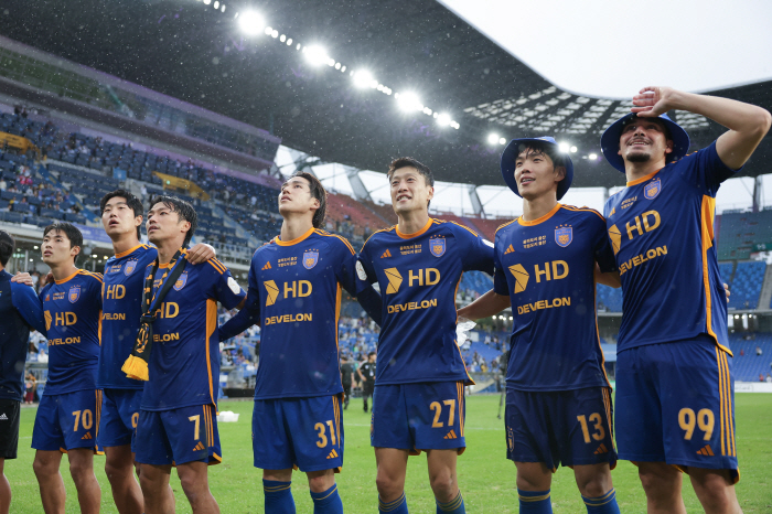 Ulsan, which is trying to win its third consecutive K-League title, achieved an average of 18,593 home spectators for the second consecutive time