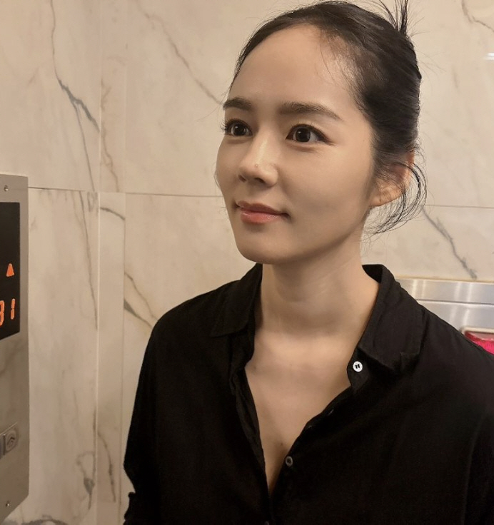 `Yeon Jung-hoon ♥' Han Ga-in can't help it in front of her daughter ...