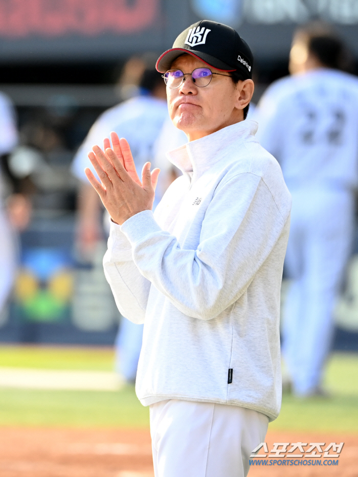 ''You were already drawing the future' Director Lee Kang-chul's winning pitcher 'Benjamin for Game 3' 