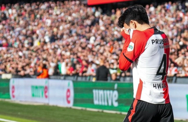 'The Netherlands is also narrow''Feyenoord September player'Hwang In-beom scored his debut goal'Explosion'1st place!...Team won 2-1 over Tvente