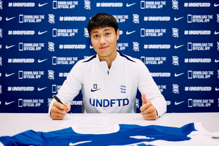  'Super Special Reversal' Korean national team Baek Seung-ho 'Depreciation of the 3rd Division' Re-signs with Birmingham for a very long time