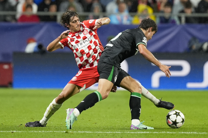  The symbol of the Tal Tottenham effect, how bad can it be...After 3 years, he was selected as a national university → went back home due to an injury