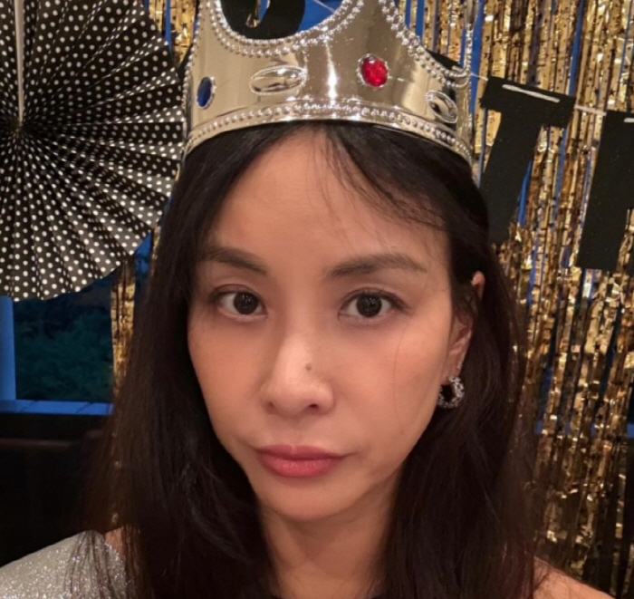  Extraordinary class of 40 billion building owners! 'Jang Dong-gun ♥' Ko So-young celebrates her birthday wearing a crown