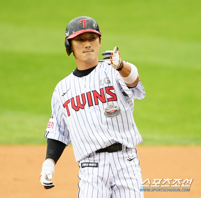 'Autumn Baseball Crazy Presence' batting average of 0.5714, three RBIs and three steals...Shin Min-jae's baseball captivated the heart of Yum-ryang