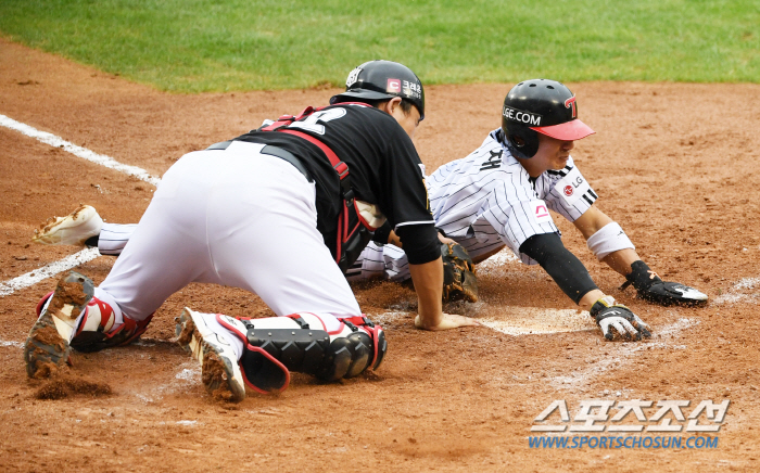 'Autumn Baseball Crazy Presence' batting average of 0.5714, three RBIs and three steals...Shin Min-jae's baseball captivated the heart of Yum-ryang