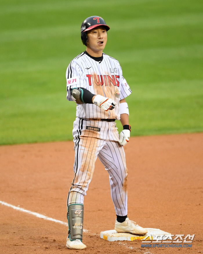 'Autumn Baseball Crazy Presence' batting average of 0.5714, three RBIs and three steals...Shin Min-jae's baseball captivated the heart of Yum-ryang