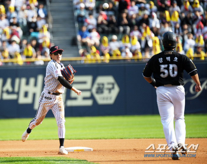 'Autumn Baseball Crazy Presence' batting average of 0.5714, three RBIs and three steals...Shin Min-jae's baseball captivated the heart of Yum-ryang