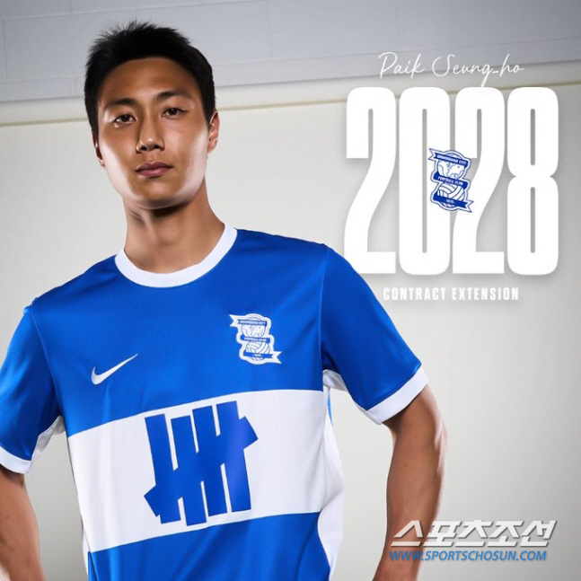 'I was worried about selecting the representative' Why Baek Seung-ho re-signed with Birmingham in a surprise move…'Salary, project, and boarding the Hong Myung-bo