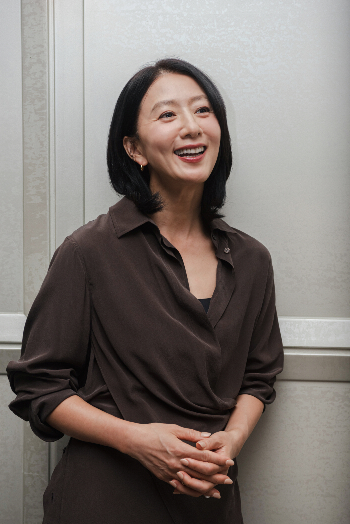  Kim Hee-ae 'Thank you for the spotlight, your old age to play the role of a grandmother in the past' '