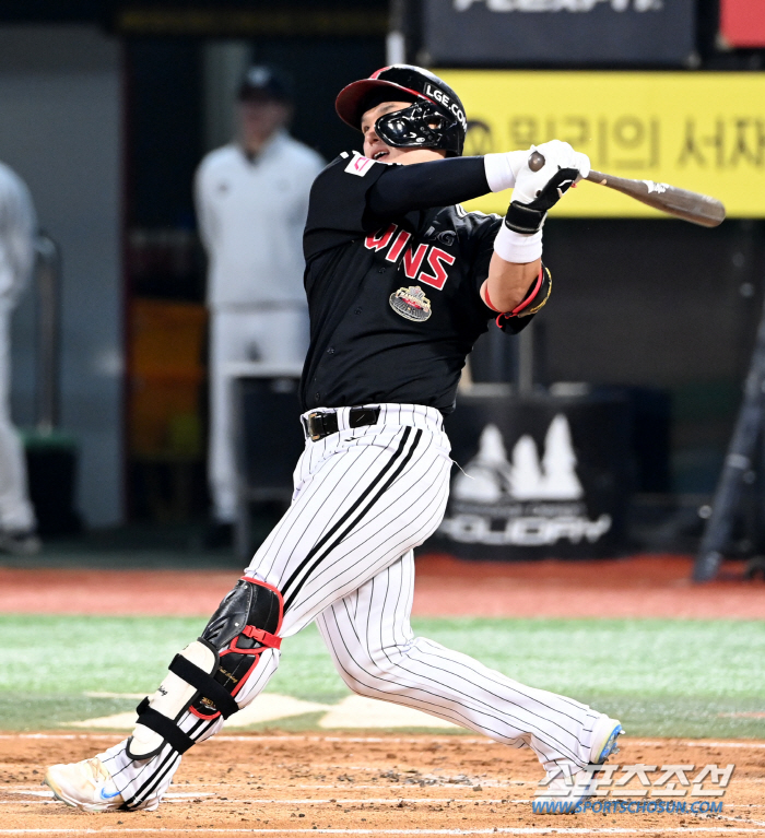 'LG PO goes 100%' Austin upset three-run  Son Joo-young 5.1 scoreless innings  Eli Tuhon's save LG, 6-5 come-from-behind victory. There is one win left for Daegu. Player Benjamin failed KT's cliff edge. 