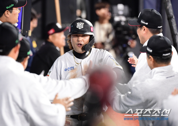 'LG PO goes 100%' Austin upset three-run  Son Joo-young 5.1 scoreless innings  Eli Tuhon's save LG, 6-5 come-from-behind victory. There is one win left for Daegu. Player Benjamin failed KT's cliff edge. 