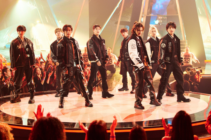 Stray Kids Celebrate 50th Anniversary of 'AMAs' Performance Mariah Carey