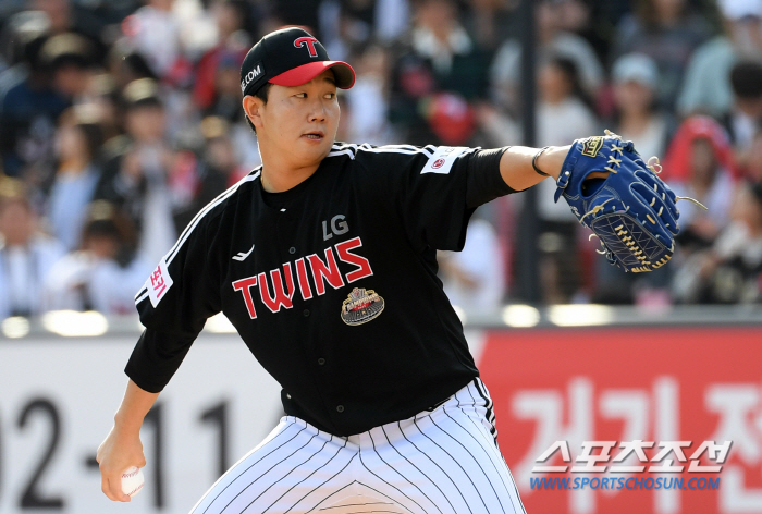 '0% Miracle'Oh Ji-hwan-Shin Min-jae's absurd collision' Park Young-hyun 10-out perfect Shim Woo-jun's walk-off hit in the bottom of the 11th inning KT's 6-5 come-from-behind victory. a life on the edge of a cliff. Game 5 will be decided. 