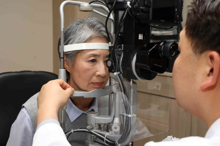 Gloomy eyes, not presbyopia, but eye disease?Risk of blindness when left unattended