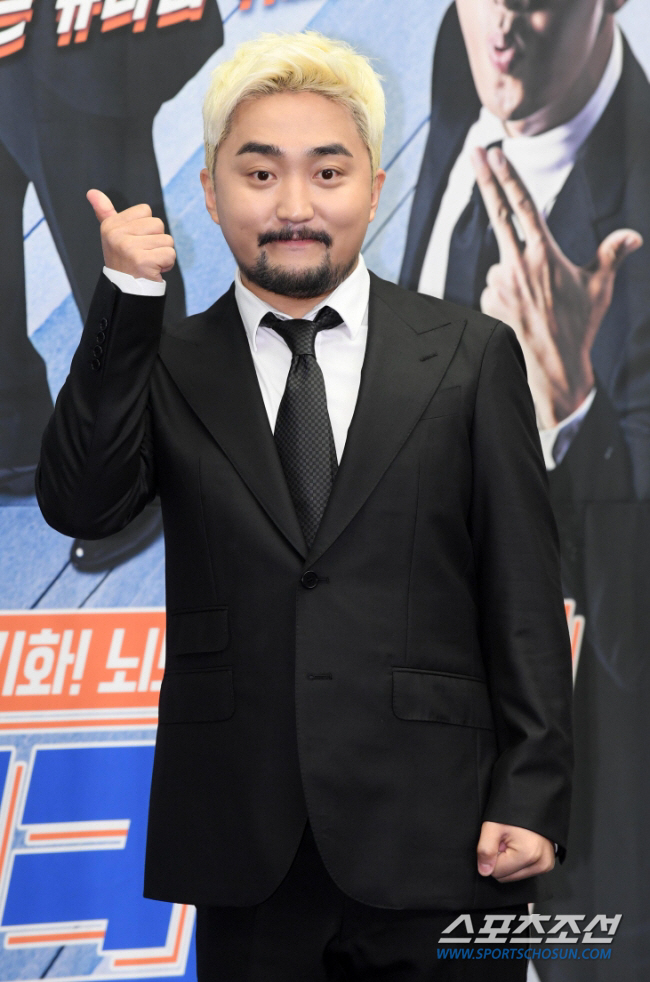 It's embarrassing, but'Yoo Byung-jae also sponsored sanitary pads for low-income youth 'Donating 140 million won'