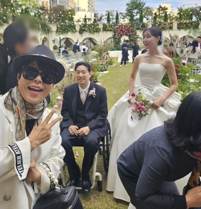 '♥Marrying Park Wi' Song Ji-eun, beautiful wedding dress...Cho Hye-ryeon 'It's so bright'