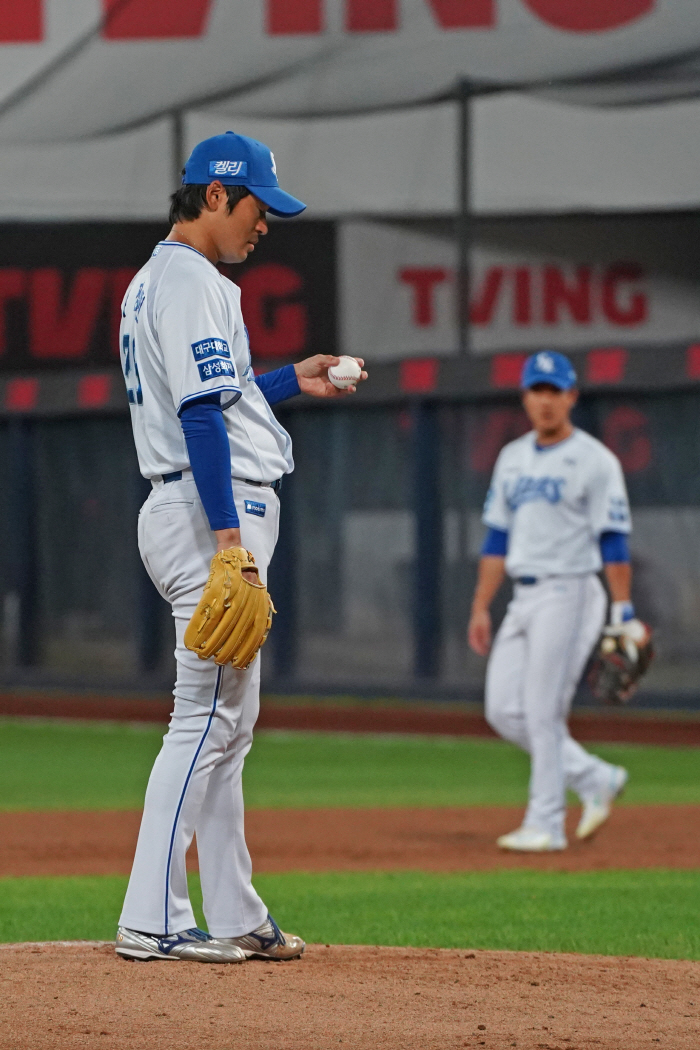 'Right thumb microfracture' Following the corner, Baek Jung-hyun was also injured, and Samsung's mound was injured ahead of the PO. 