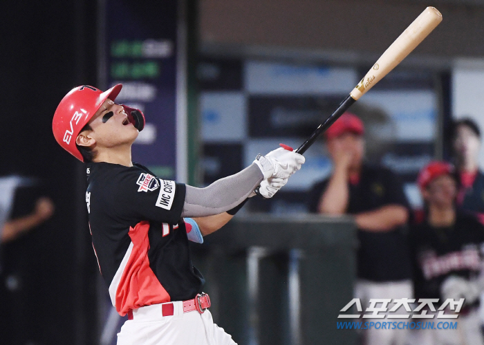 Two home runs were short, but from the first game, two-run shot 'Bang!'3Doyoung' is just right?