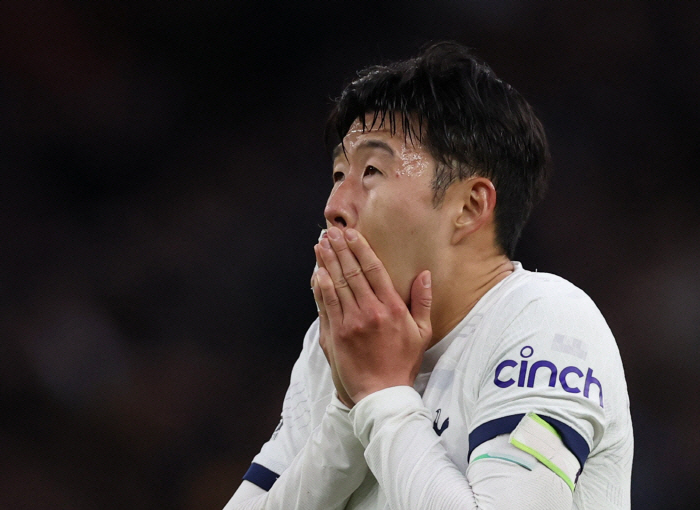 '415 games  164 goals' 'Legendary treatment? The biggest crisis of all time! Son Heung-min, the result of giving up 160 billion won is only 'One-year extension option'