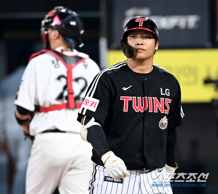 Coach Yeom Kyung-yeop's winning move! No hit in 15 at-bats, 6 demoted Moon Bo-kyung...Oh Jihwan 4. 