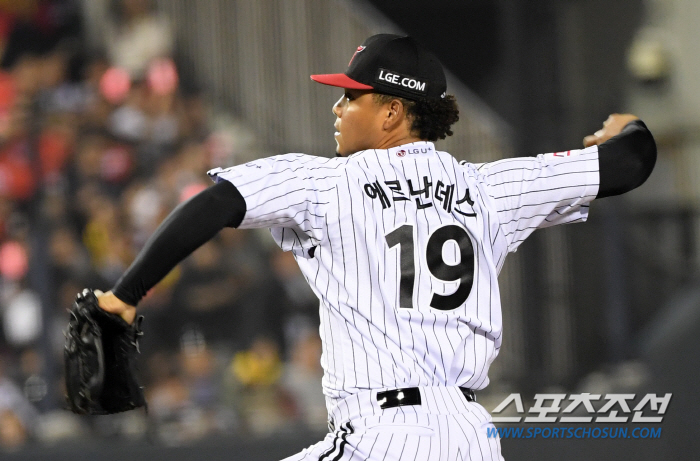 LG and Samsung will meet for the first time in 22 years since KS in 2002.' KT's rebellion ended with three starters Lim Chan-gyu, Son Joo-young, and Hernandez. LG won 4 to 1. 3 wins and 2 losses and advance to PO. 