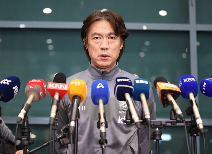 'Hong Myung-bo, who revealed his hope with a smile'Our players overcame difficulties such as Son Heung-min's absence'