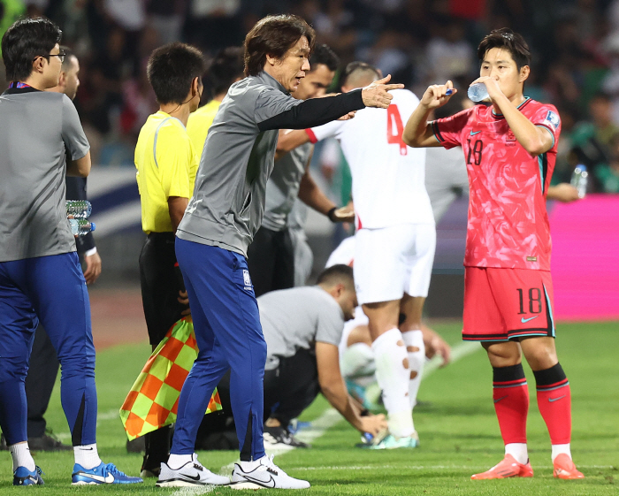 'Hong Myung-bo, who revealed his hope with a smile'Our players overcame difficulties such as Son Heung-min's absence'