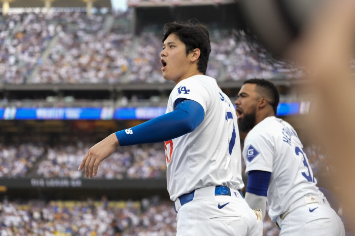 I didn't see Ohtani, but Yamamoto did it! Dodgers advance to NL Champions, New York M, come out...LAD 2-0 SD