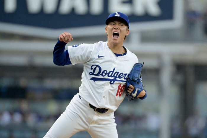 I didn't see Ohtani, but Yamamoto did it! Dodgers advance to NL Champions, New York M, come out...LAD 2-0 SD