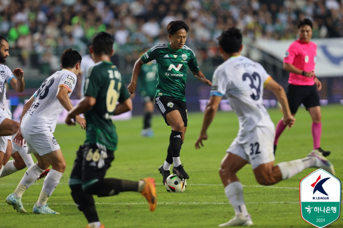 Jeonbuk Lee Seung-woo and Hwang Hee-chan have made a substitute for the injury after 5 years and 4 months. My dream to return to the A team came true